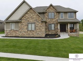 17807 Burdette St, Omaha, NE 68116