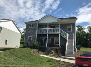 1902 Tabor Village Dr #B, Blacksburg, VA 24060