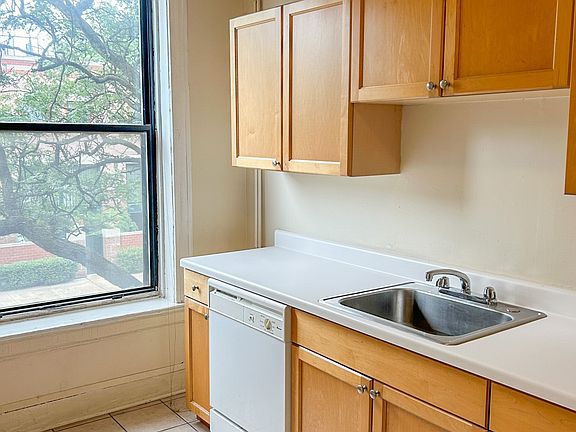 2nd image of 703 W Willow St APT 2A