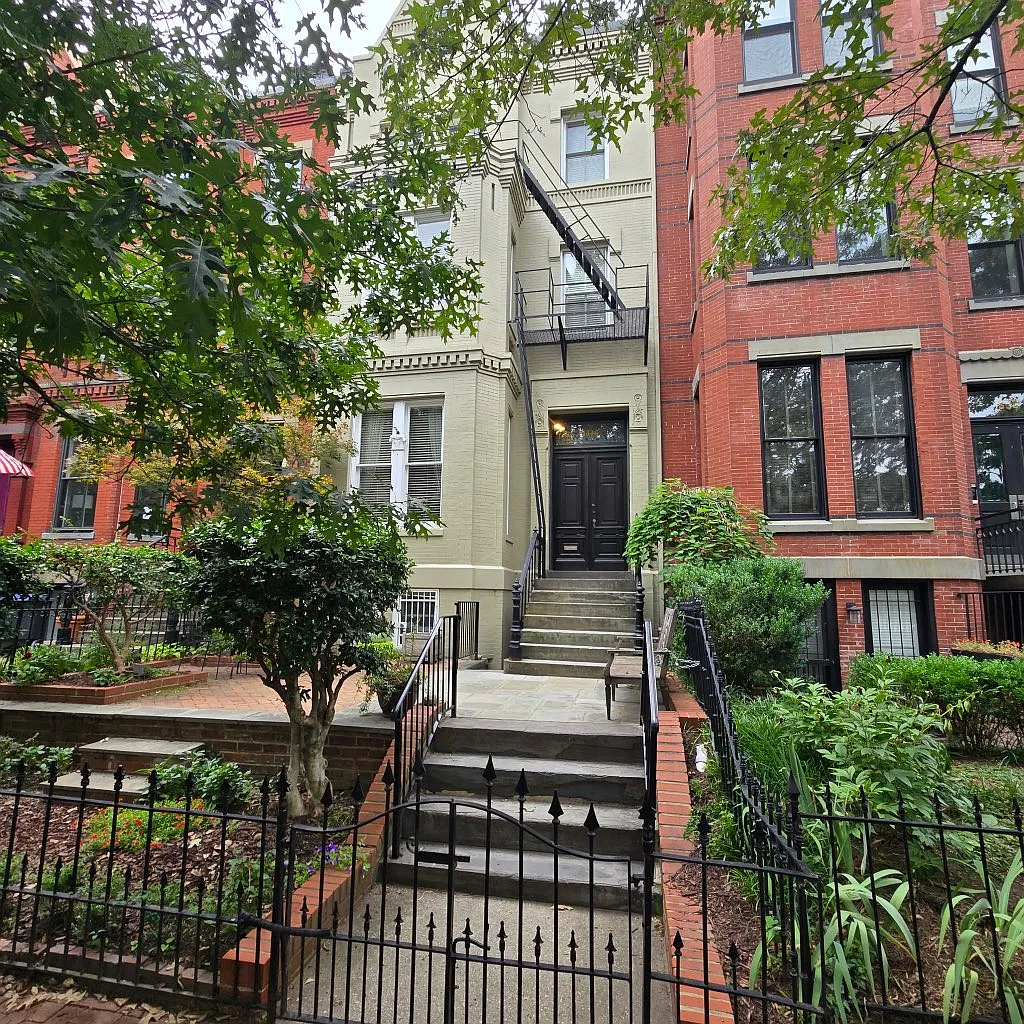 Studio, 450 sqft, $1,700 — Photo 1