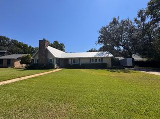 1012 Great Oaks Dr, Gulf Breeze, FL 32563