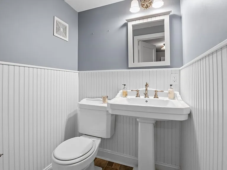 12 Hampton Rd — Photo 26
