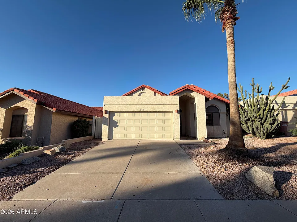 11302 E Jenan Dr