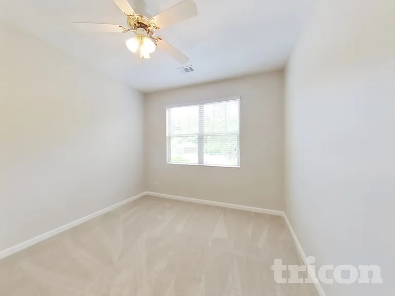 474 Lake Ridge Ln — Photo 10