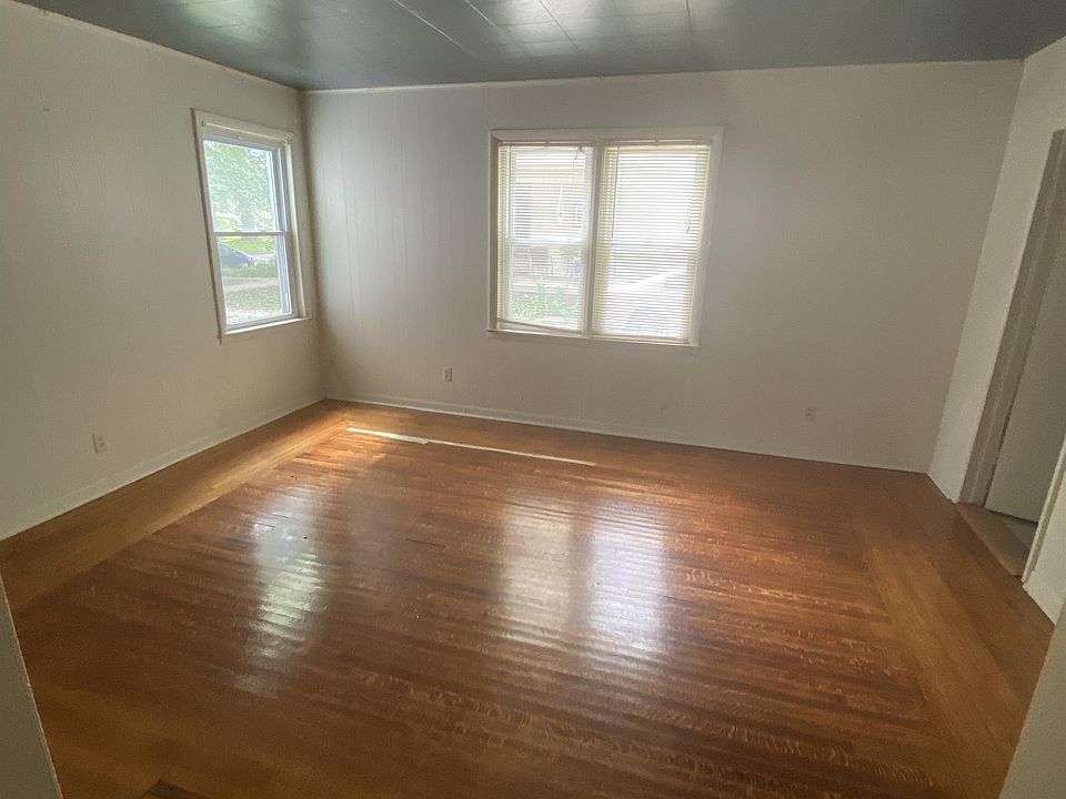 2nd image of 802 W Hill St #1