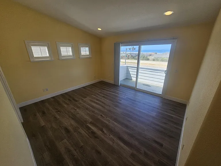 300 Trinidad St — Photo 13