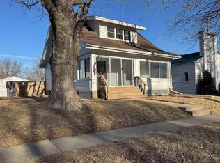 117 E Washington St, Shell Rock, IA 50670