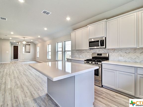 5th image of 613 Jaboncillo St
