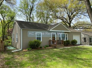 2015 W 73rd St, Prairie Village, KS 66208