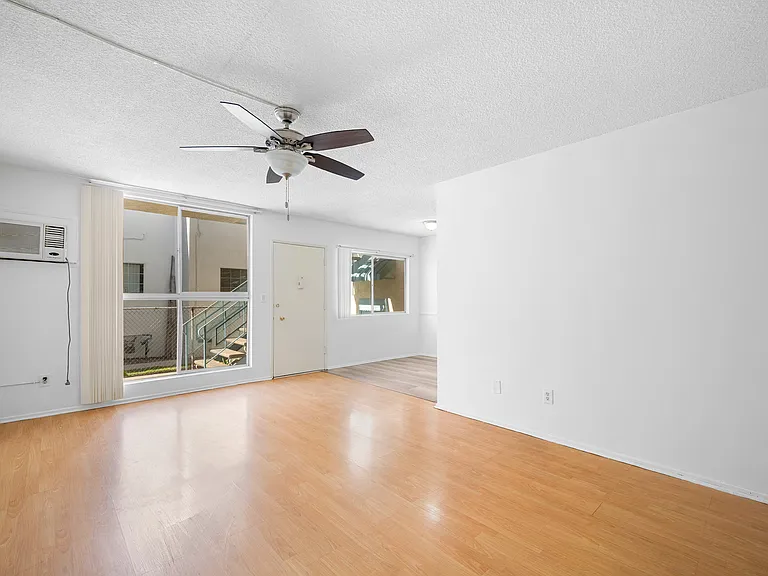 208 E Chevy Chase Dr #1 — Photo 6