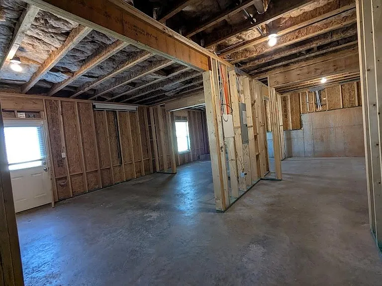 2034 Britt Dr — Photo 50