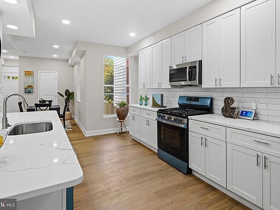 3rd image of 715 Longfellow St NW