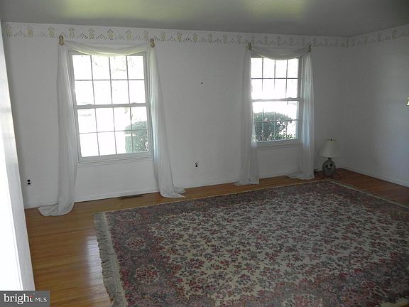5th image of 3328 Altamont Dr