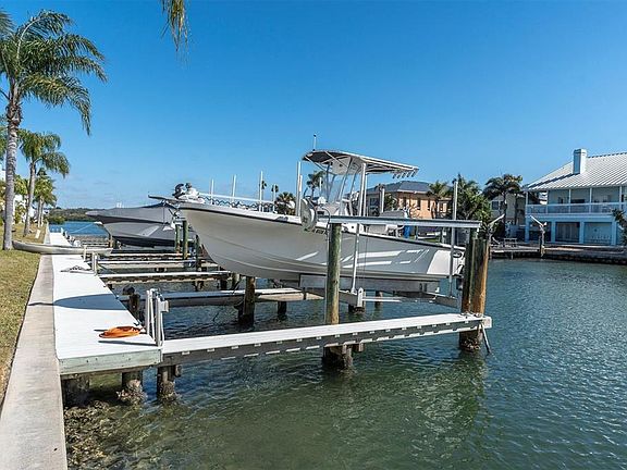 4th image of 641 Garland Cir