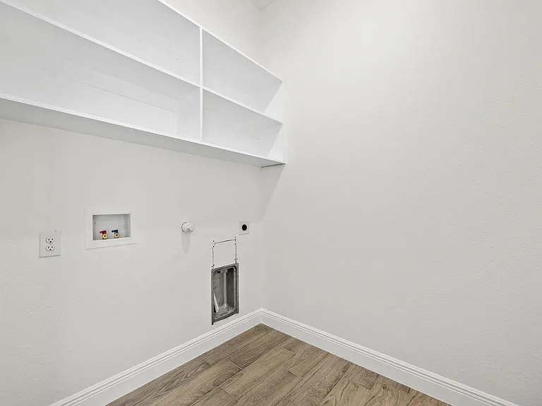 202 Dover Dr — Photo 17
