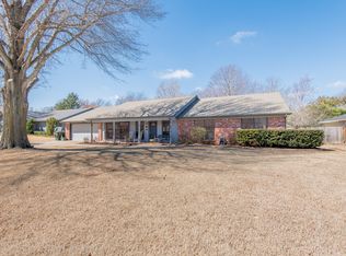 2614 E Golden Oaks Dr, Fayetteville, AR 72703