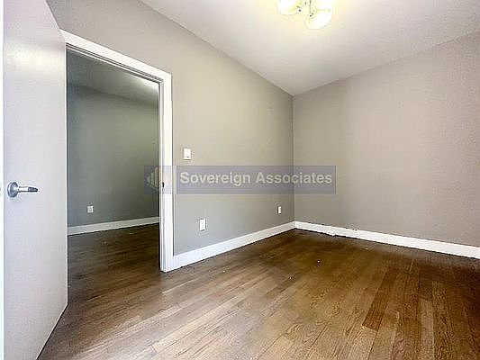 5th image of 2 Pinehurst Ave APT 3F