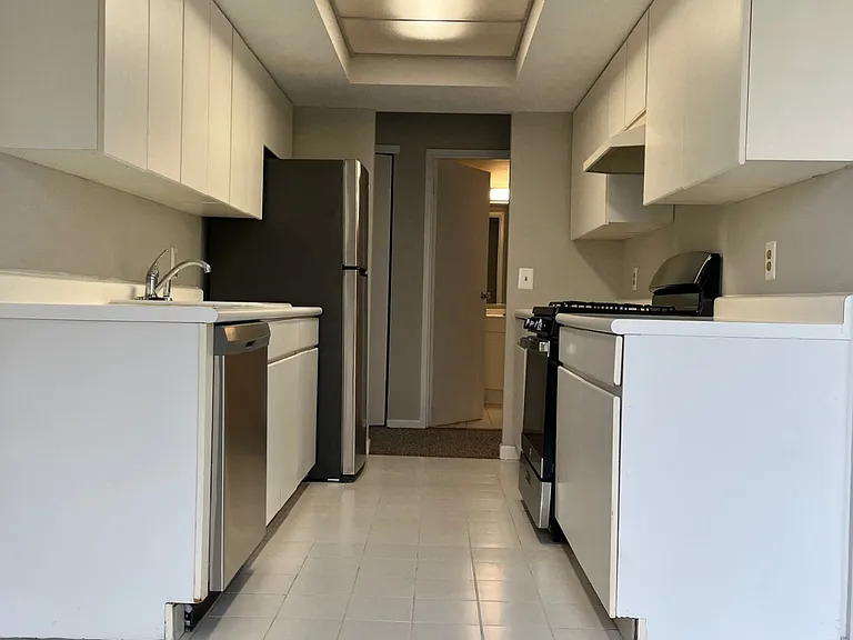 145 Wellington Ct #2A — Photo 7