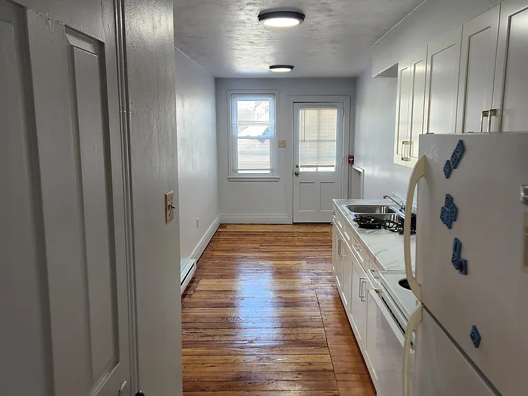 545-547 W Maple St #5 — Photo 7