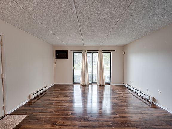4th image of 611 N Briar Hill Ln APT 1
