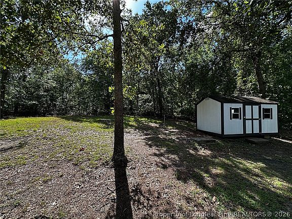 2nd image of 124 Autumn Dr
