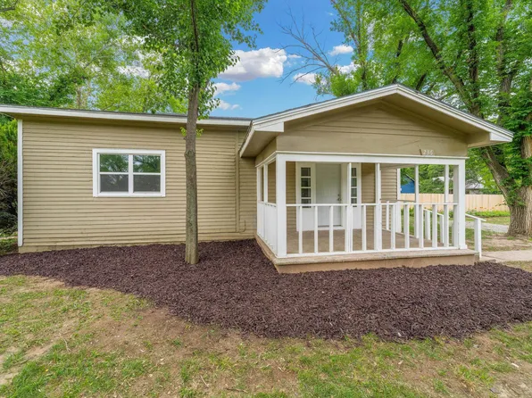 236 E 2nd Ave, Belle Plaine, KS 67013