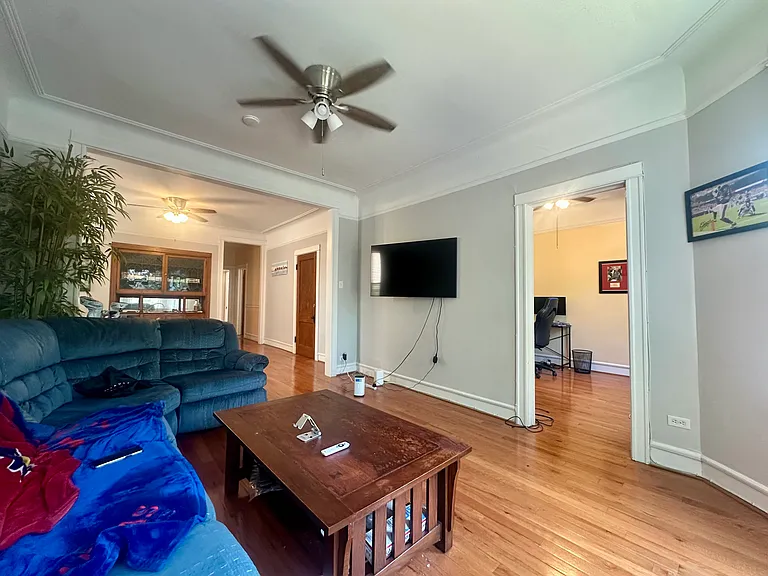 1433 W Foster Ave — Photo 4