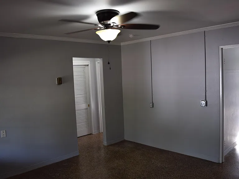 165 N May St #5 — Photo 7