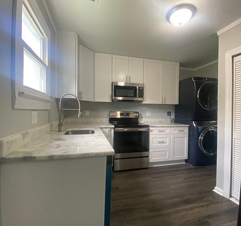 1st image of 24 Chamber Ave