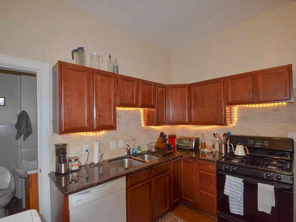 40 Bowen St #11A