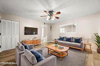 5th image of 158 Hillside Ln