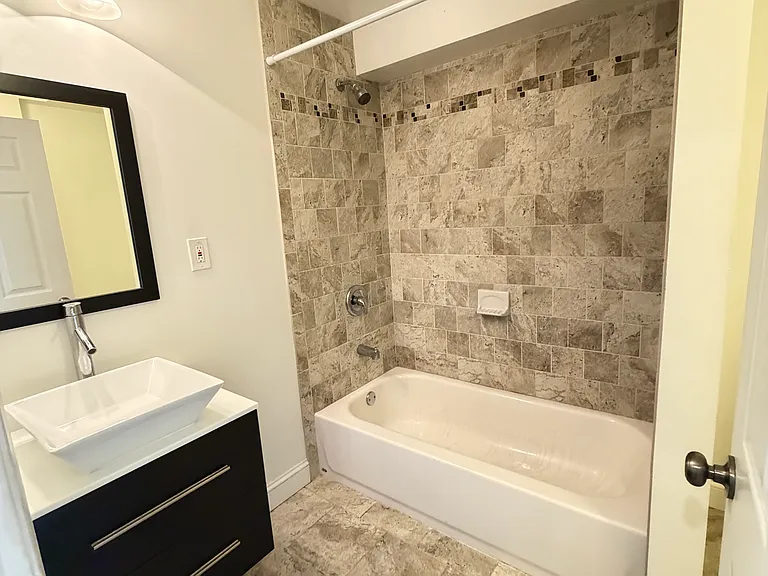 6024 8th St NW #2 — Photo 8