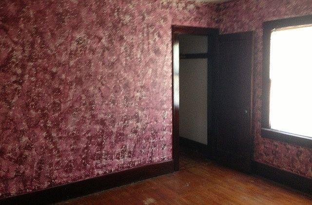 1st image of 887 Velp Ave