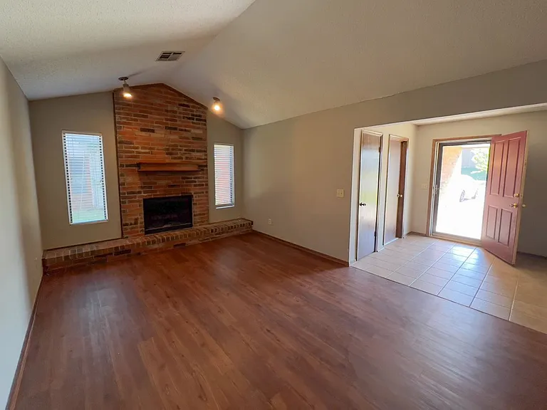 1303 N Fretz Ave — Photo 2