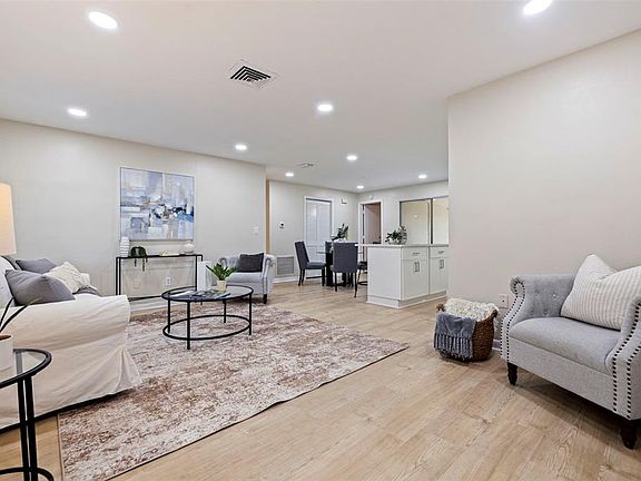 4th image of 110 N NIMBUS AVENUE