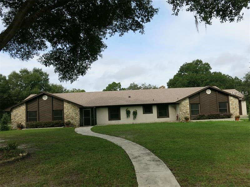 1st image of 10 Robinwood Dr