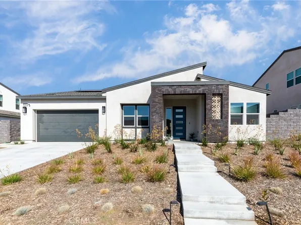 15814 Butterfly Dr, Fontana, CA 92336