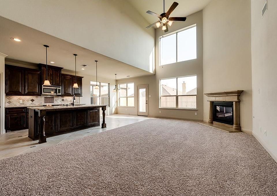 1st image of 924 Lake Meadow Ln