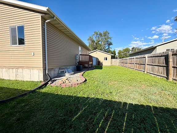 5th image of 382 Mellette Ave SW