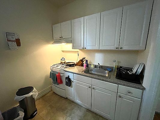 2nd image of 43-25 44th St #D10