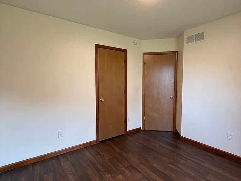 819 Colonial Manor Dr — Photo 13