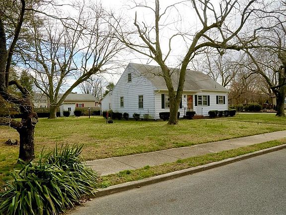 4th image of 505 Elm Dr