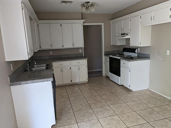 5th image of 1208 Erie Ave