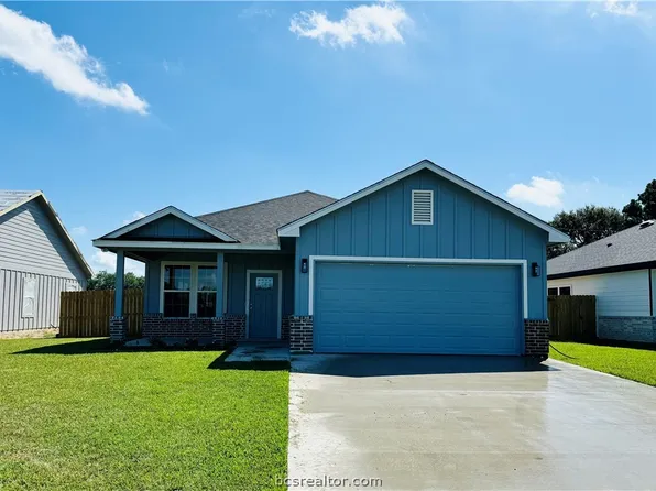 1607 Hackberry St, Hearne, TX 77859