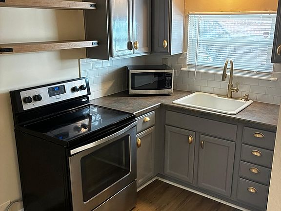 5th image of 2738 Riverside Ave #18