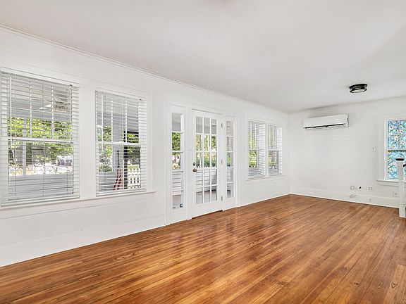 3rd image of 3901 Washington Road