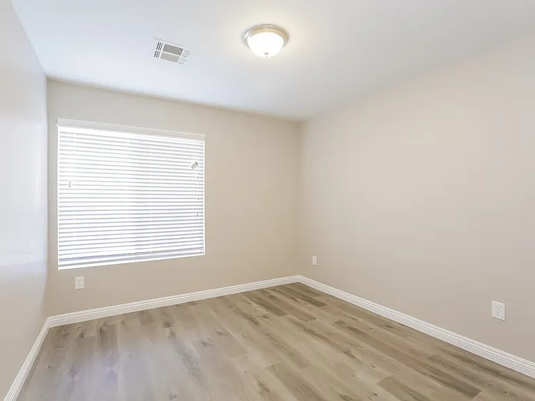 1004 Siena Hills Ln — Photo 14