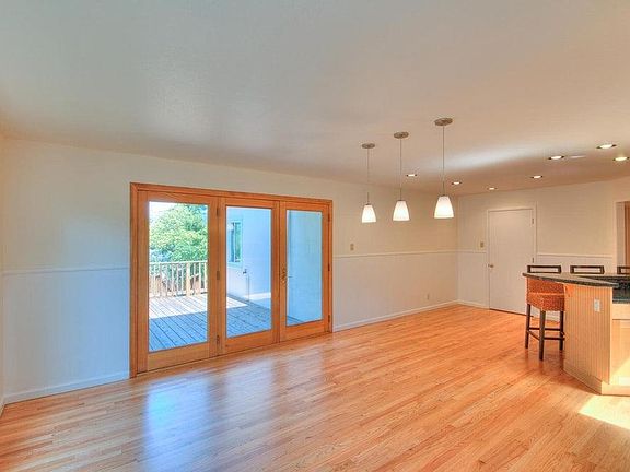 3rd image of 428 Voelker Dr
