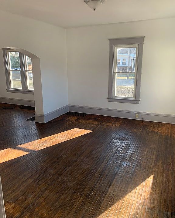 1316 E Broadway St, Streator, IL 61364 Zillow