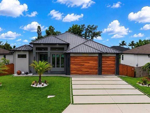 4th image of 3606 SW 3rd St